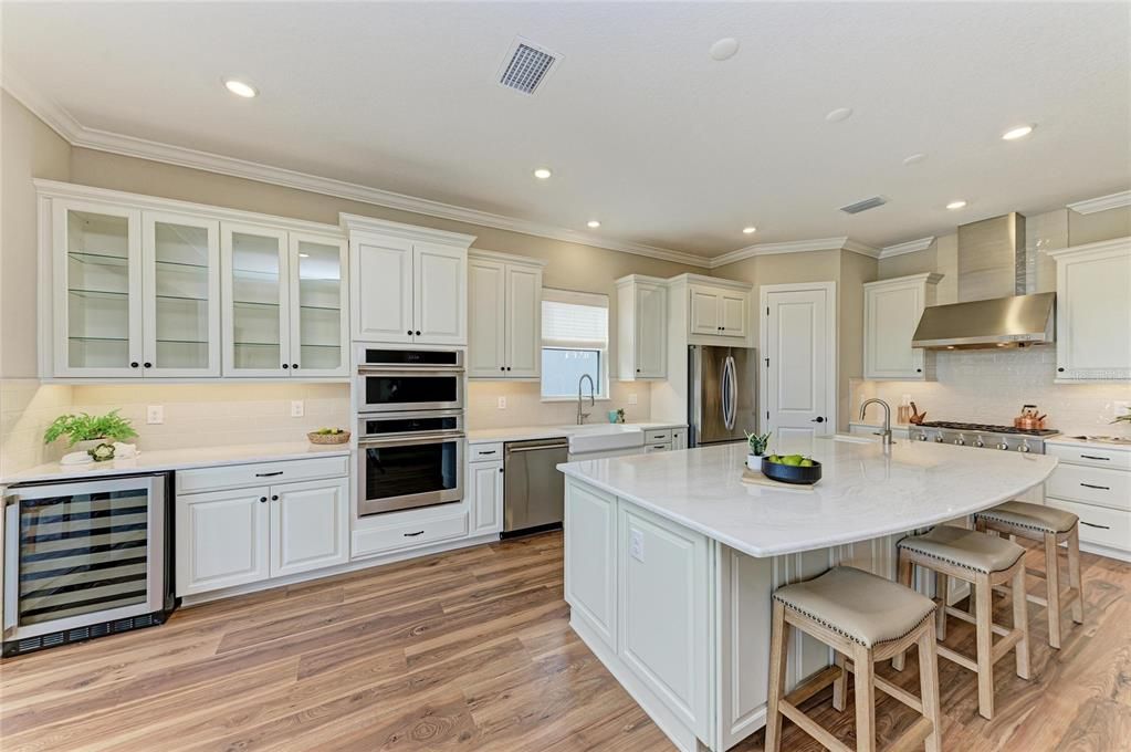 For Sale: $799,000 (3 beds, 3 baths, 2406 Square Feet)