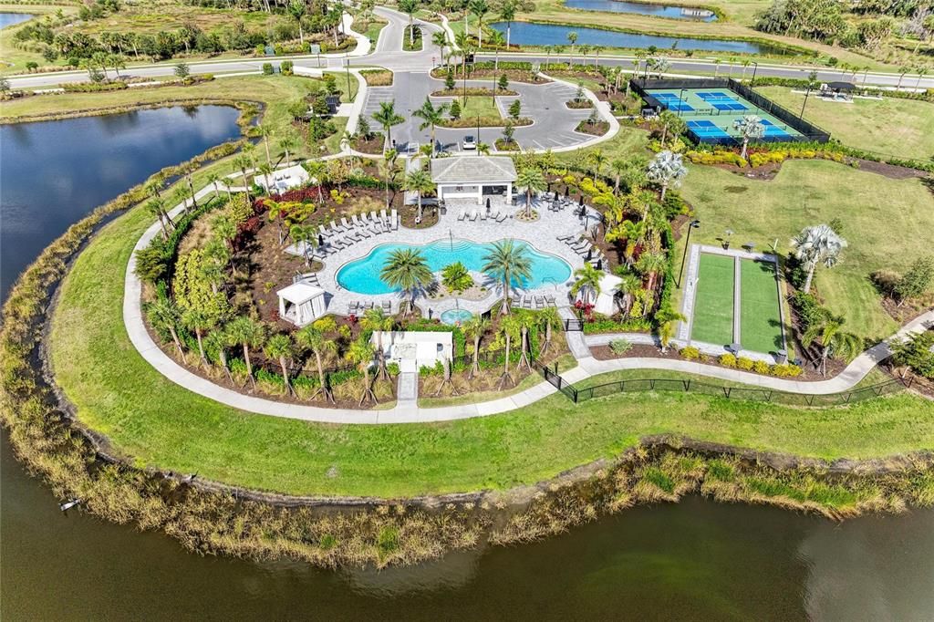 For Sale: $799,000 (3 beds, 3 baths, 2406 Square Feet)