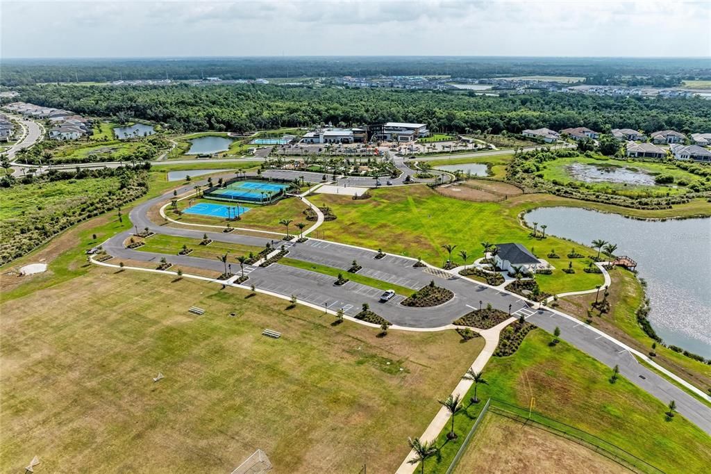 For Sale: $799,000 (3 beds, 3 baths, 2406 Square Feet)