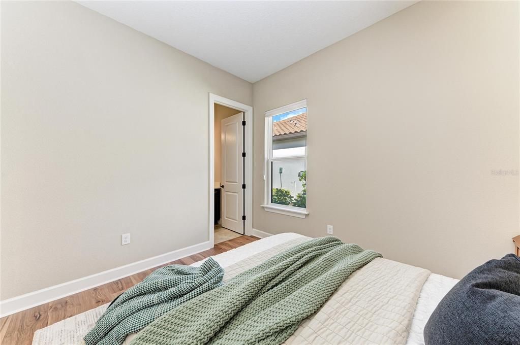 For Sale: $799,000 (3 beds, 3 baths, 2406 Square Feet)