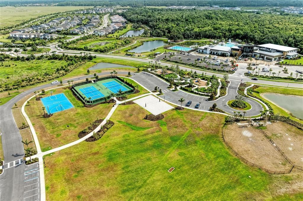 For Sale: $799,000 (3 beds, 3 baths, 2406 Square Feet)