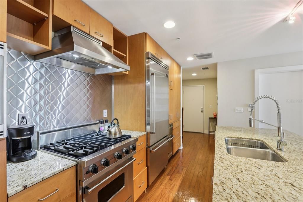 На продажу: $329,900 (1 спален, 1 ванн, 750 Квадратных фут)