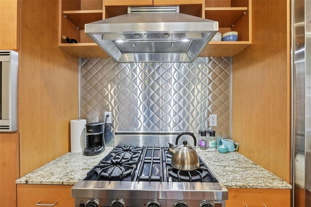 На продажу: $329,900 (1 спален, 1 ванн, 750 Квадратных фут)