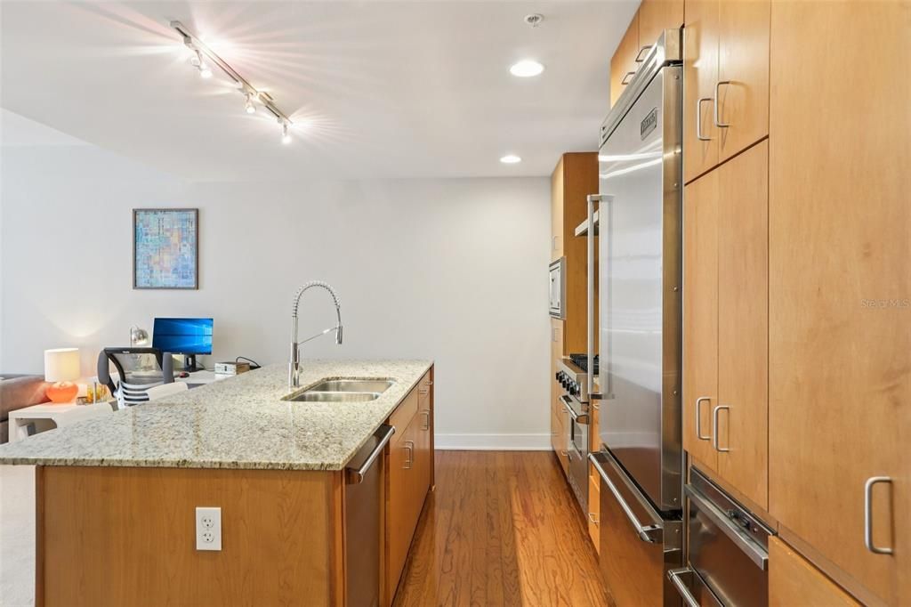 На продажу: $329,900 (1 спален, 1 ванн, 750 Квадратных фут)