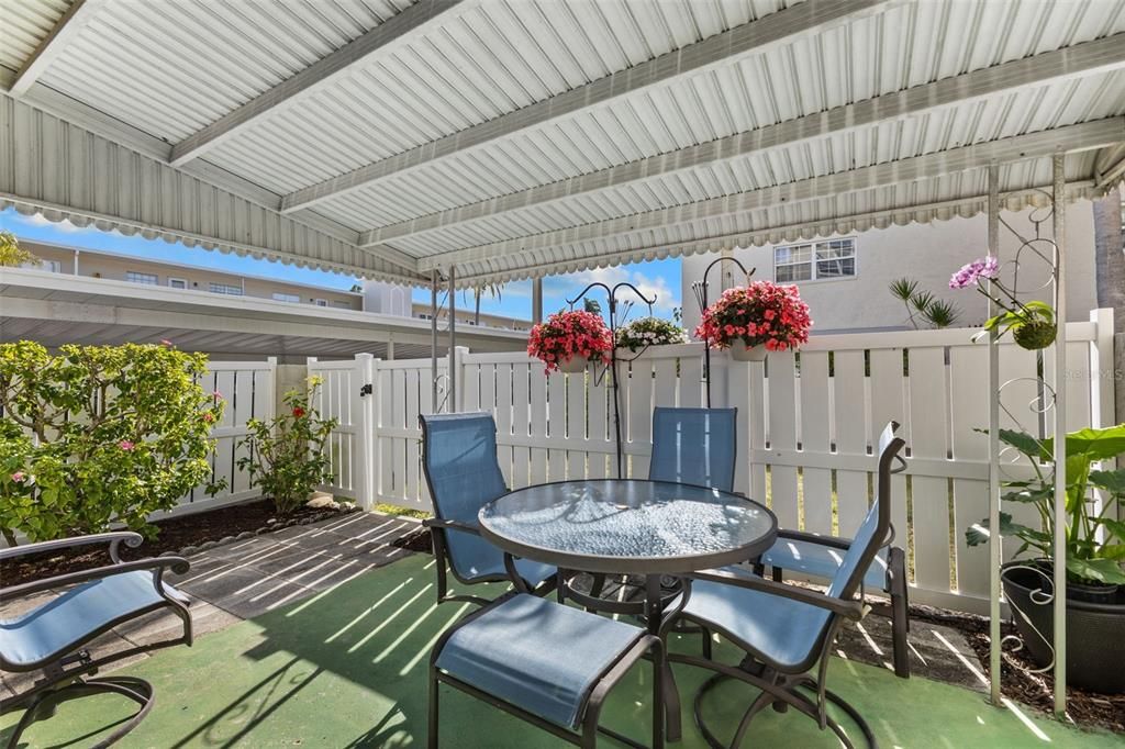 For Sale: $219,950 (2 beds, 2 baths, 1110 Square Feet)