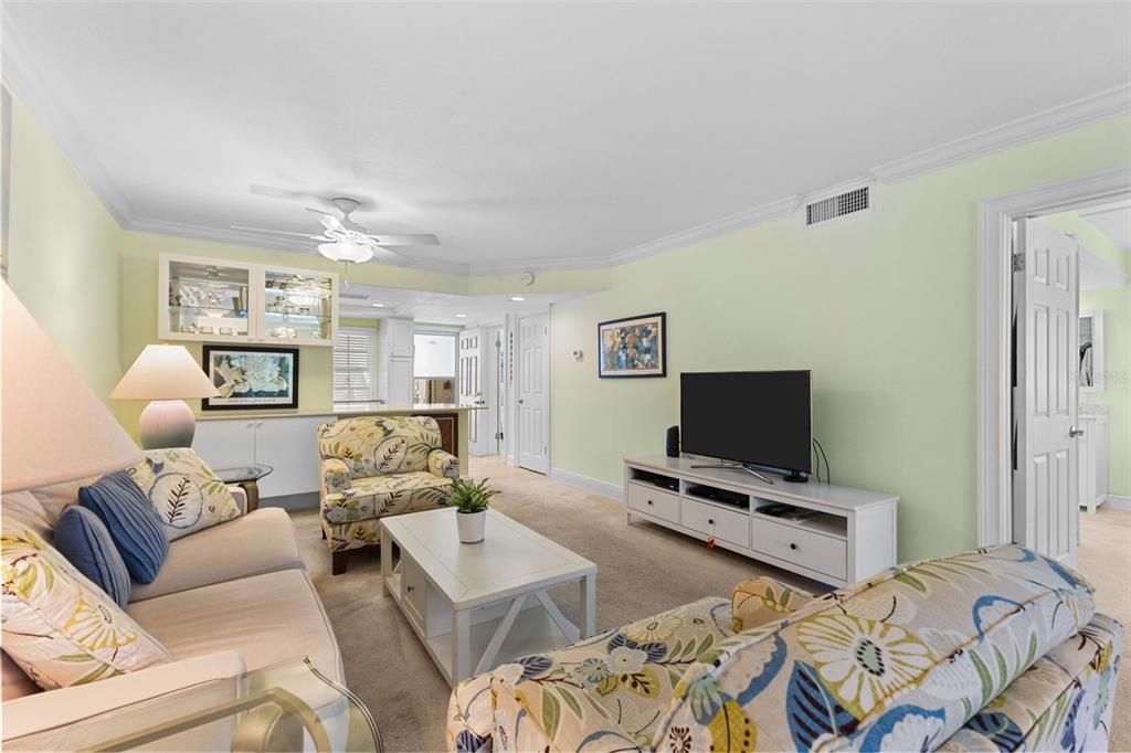 For Sale: $219,950 (2 beds, 2 baths, 1110 Square Feet)