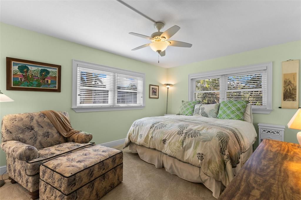 For Sale: $219,950 (2 beds, 2 baths, 1110 Square Feet)