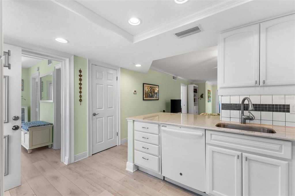 For Sale: $219,950 (2 beds, 2 baths, 1110 Square Feet)