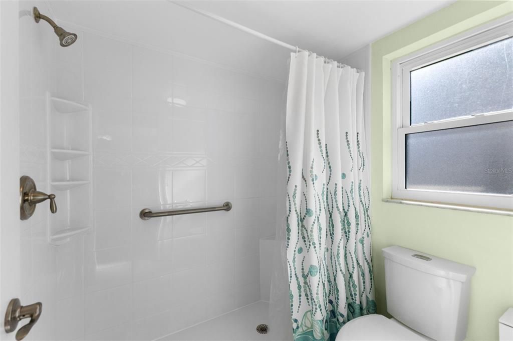 For Sale: $219,950 (2 beds, 2 baths, 1110 Square Feet)