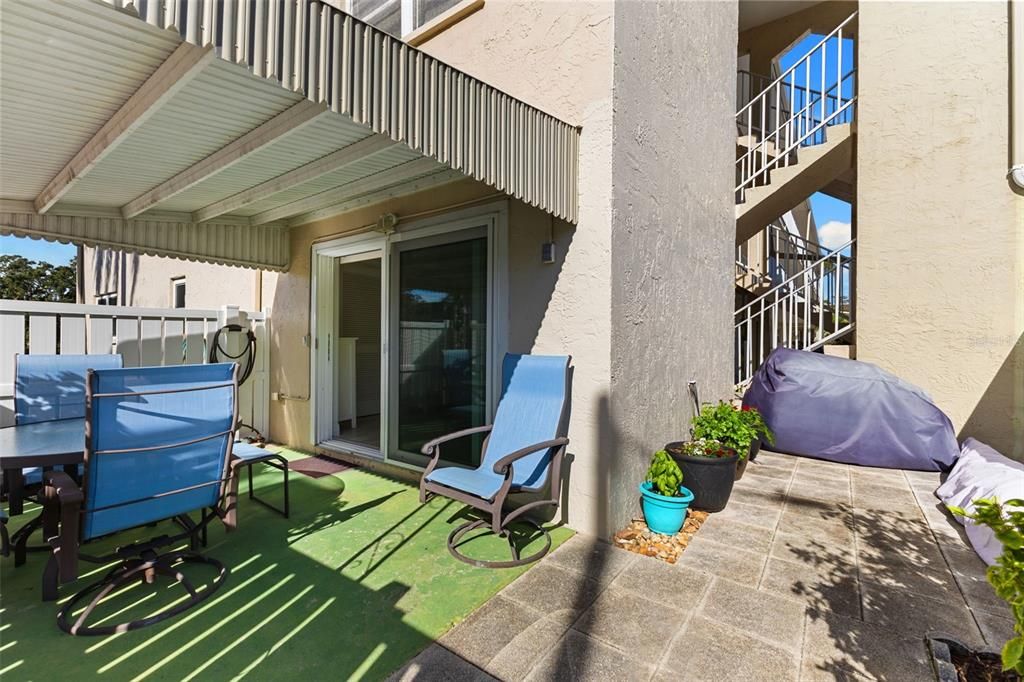 For Sale: $219,950 (2 beds, 2 baths, 1110 Square Feet)