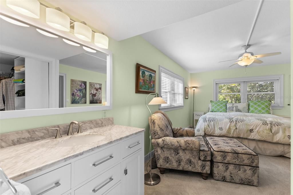 For Sale: $219,950 (2 beds, 2 baths, 1110 Square Feet)