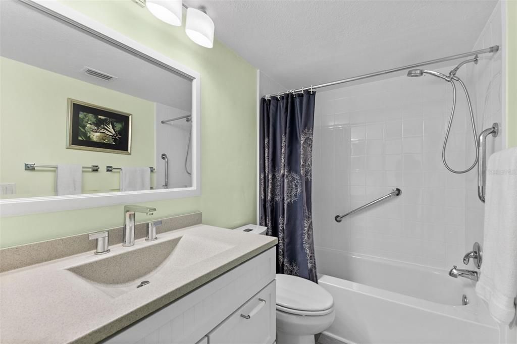 For Sale: $219,950 (2 beds, 2 baths, 1110 Square Feet)