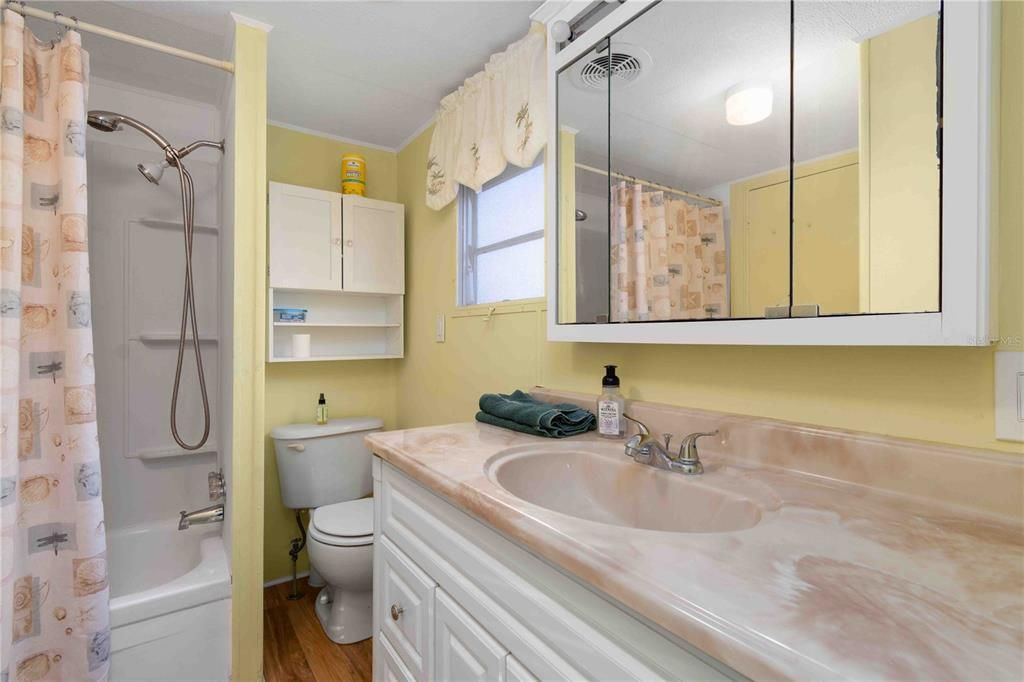 For Sale: $150,000 (2 beds, 2 baths, 800 Square Feet)