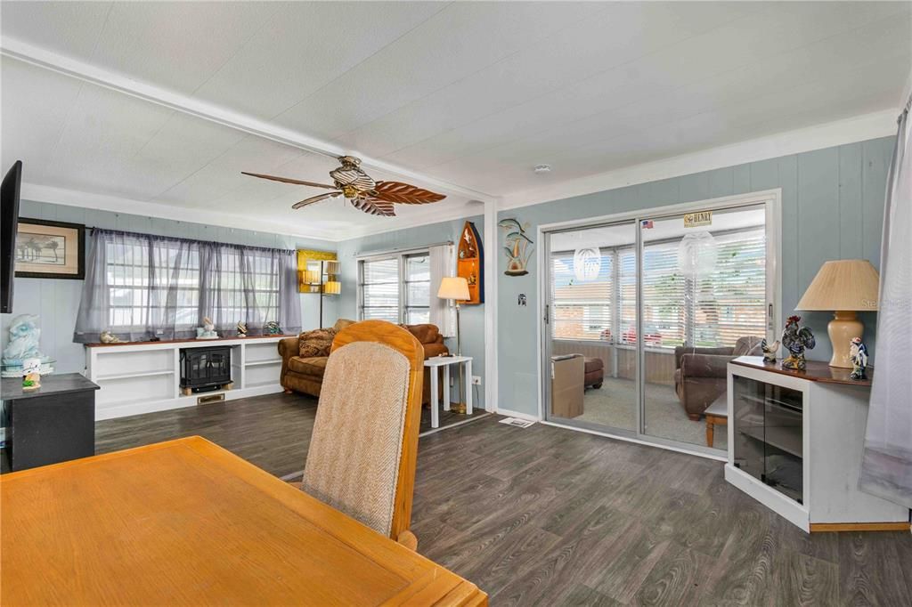 For Sale: $150,000 (2 beds, 2 baths, 800 Square Feet)