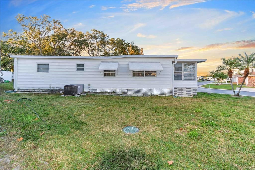 For Sale: $150,000 (2 beds, 2 baths, 800 Square Feet)