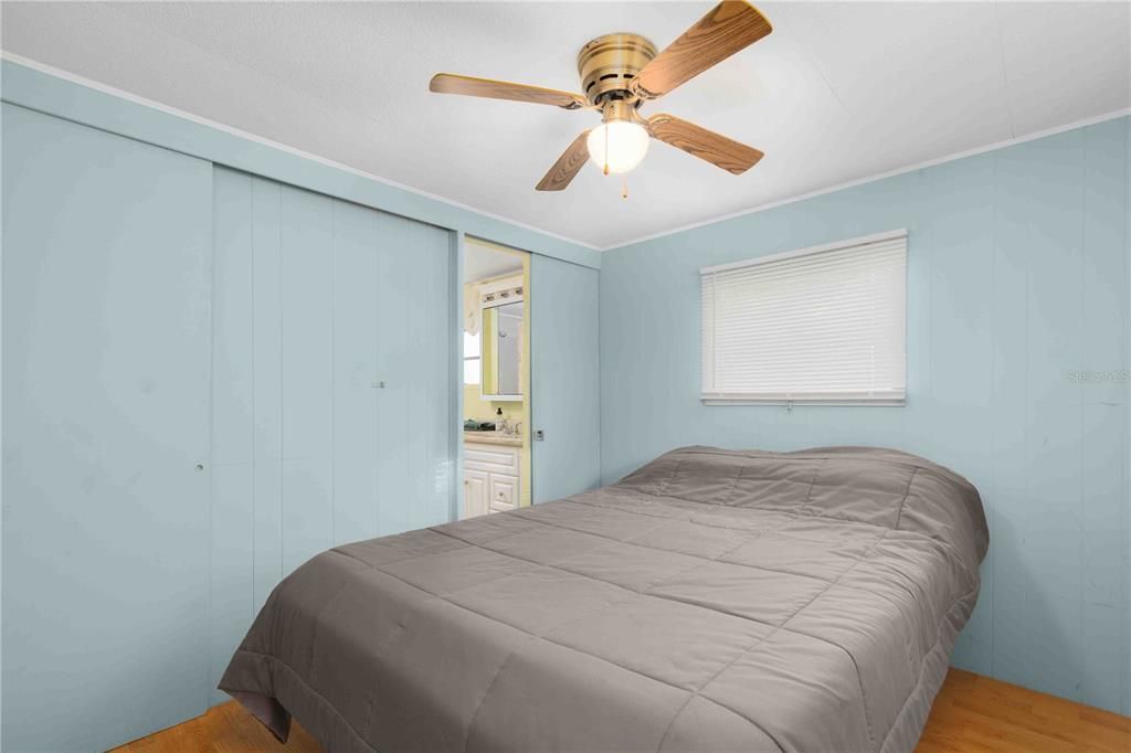 For Sale: $150,000 (2 beds, 2 baths, 800 Square Feet)