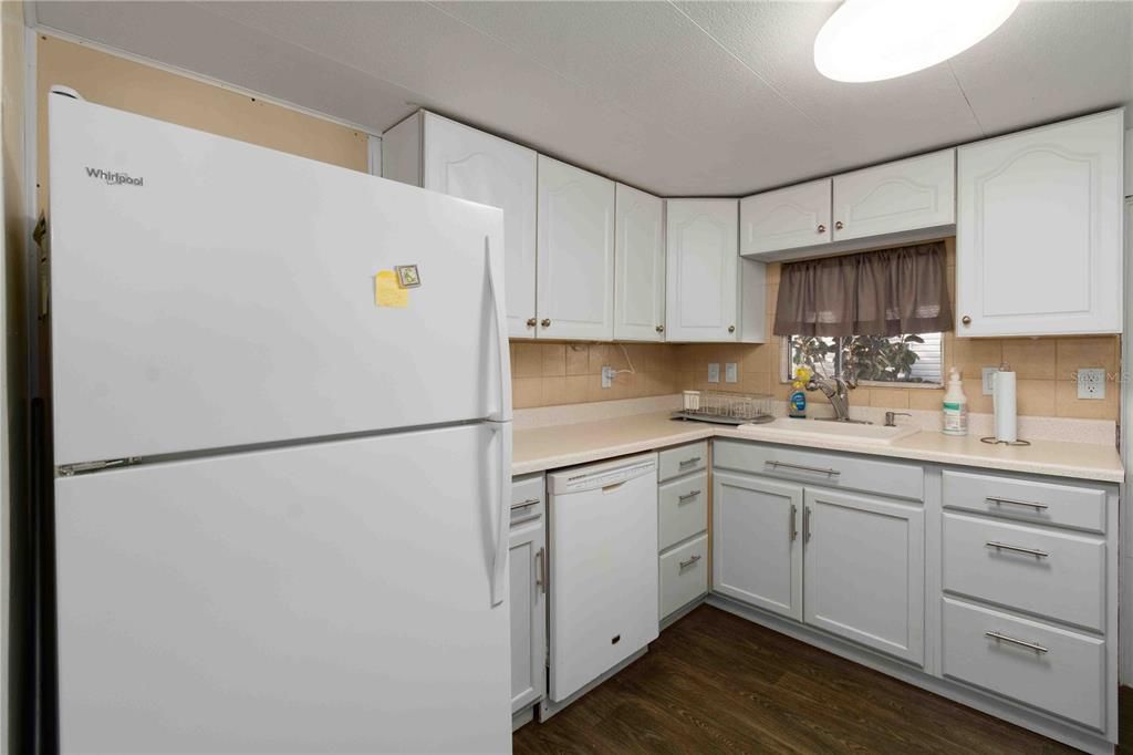 For Sale: $150,000 (2 beds, 2 baths, 800 Square Feet)