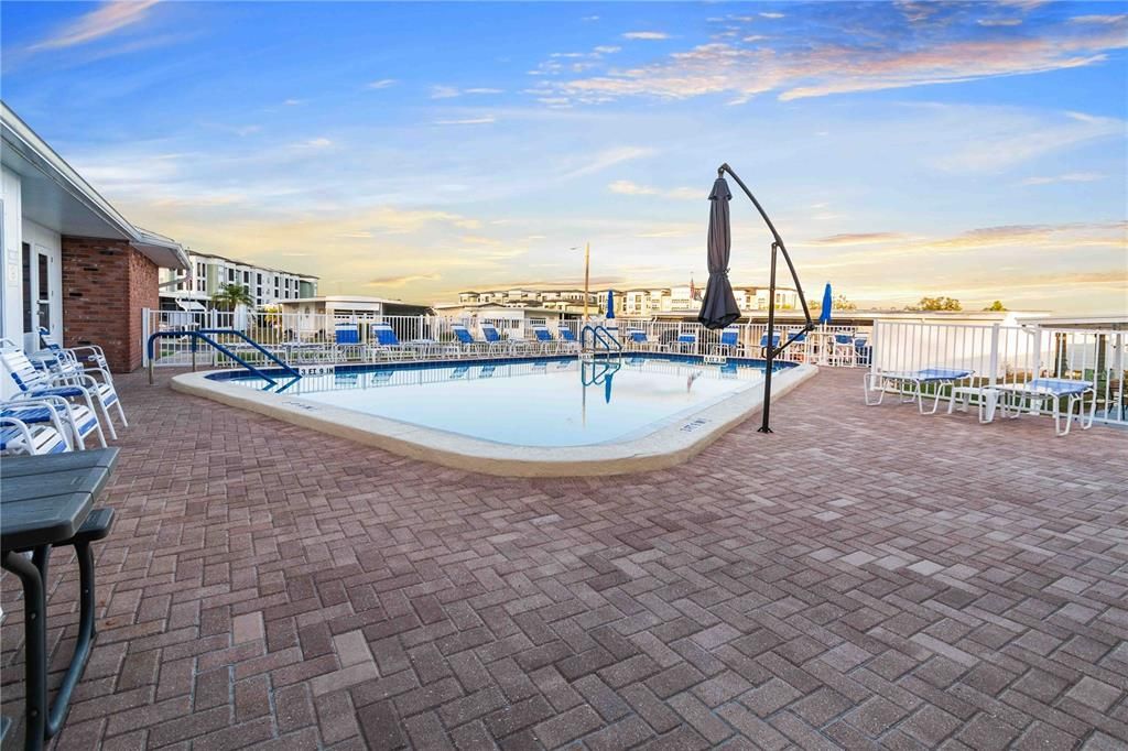 For Sale: $150,000 (2 beds, 2 baths, 800 Square Feet)