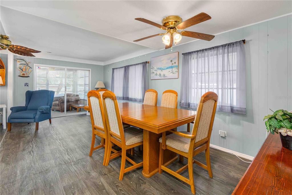 For Sale: $150,000 (2 beds, 2 baths, 800 Square Feet)