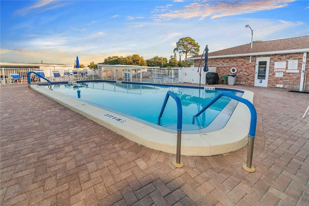 For Sale: $150,000 (2 beds, 2 baths, 800 Square Feet)