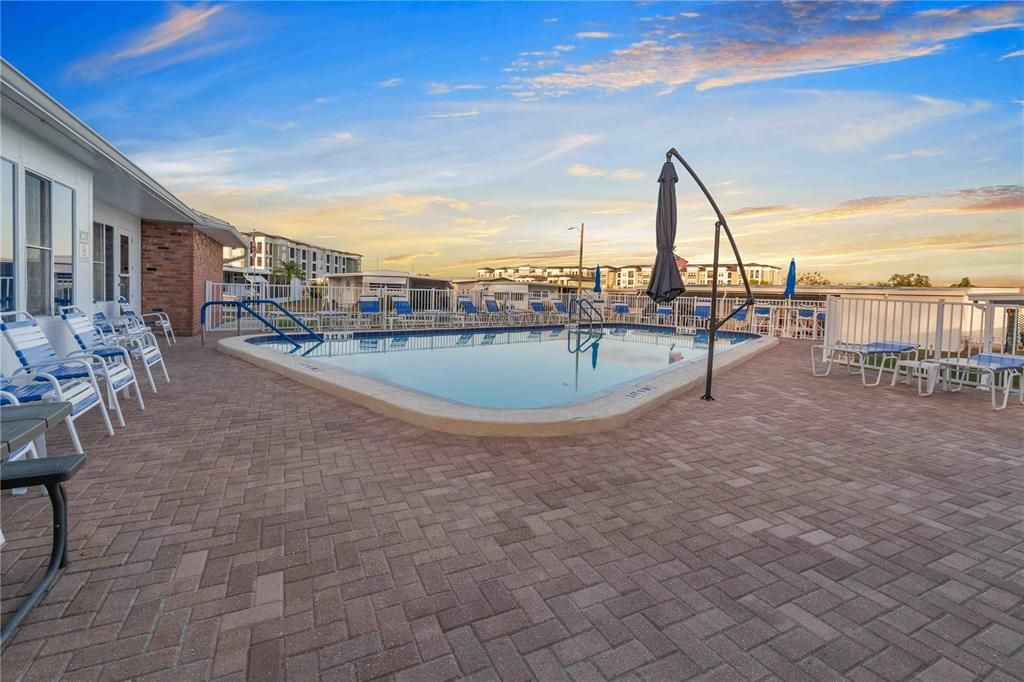 For Sale: $150,000 (2 beds, 2 baths, 800 Square Feet)