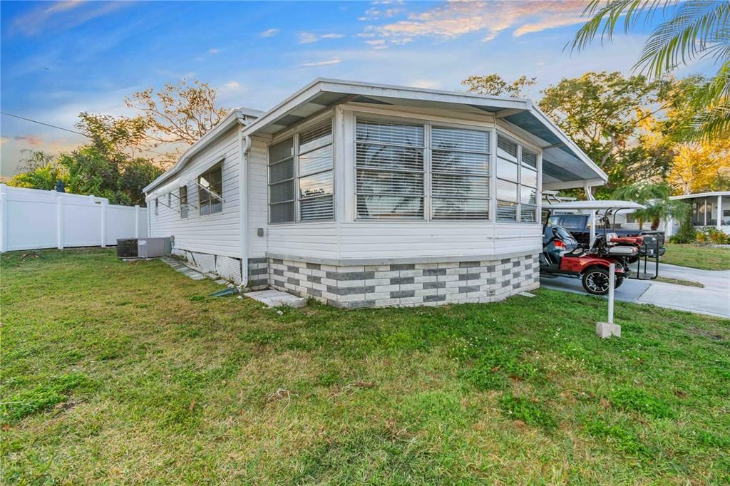 For Sale: $150,000 (2 beds, 2 baths, 800 Square Feet)