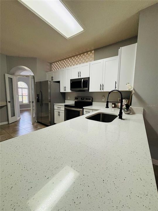 En Venta: $445,000 (4 camas, 2 baños, 1806 Pies cuadrados)