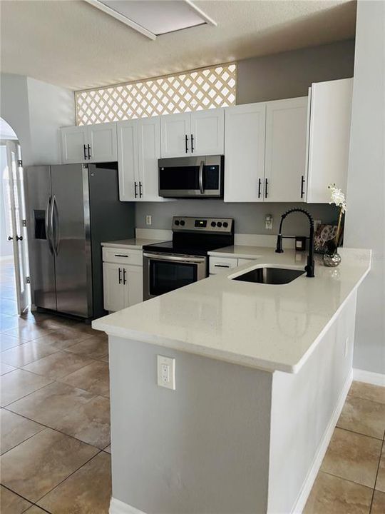 En Venta: $445,000 (4 camas, 2 baños, 1806 Pies cuadrados)