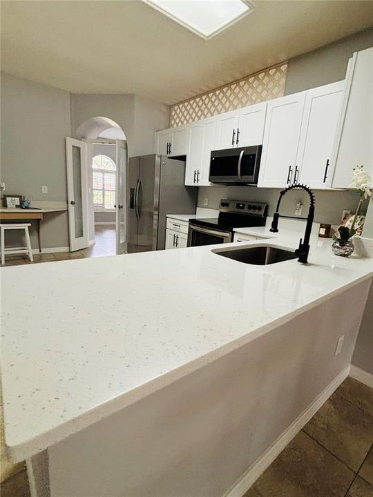 En Venta: $445,000 (4 camas, 2 baños, 1806 Pies cuadrados)