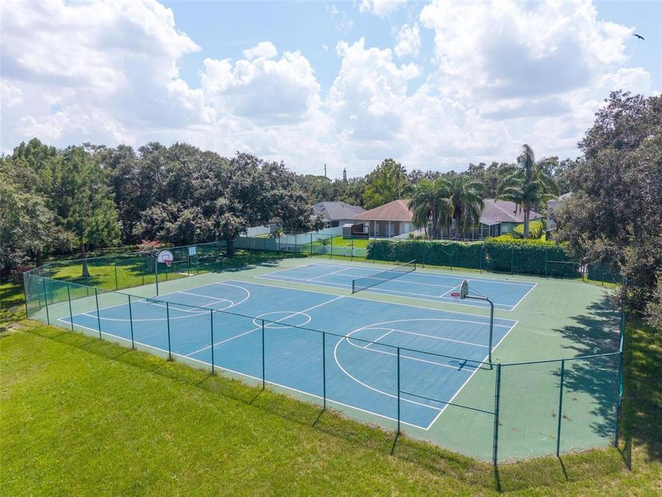 En Venta: $445,000 (4 camas, 2 baños, 1806 Pies cuadrados)