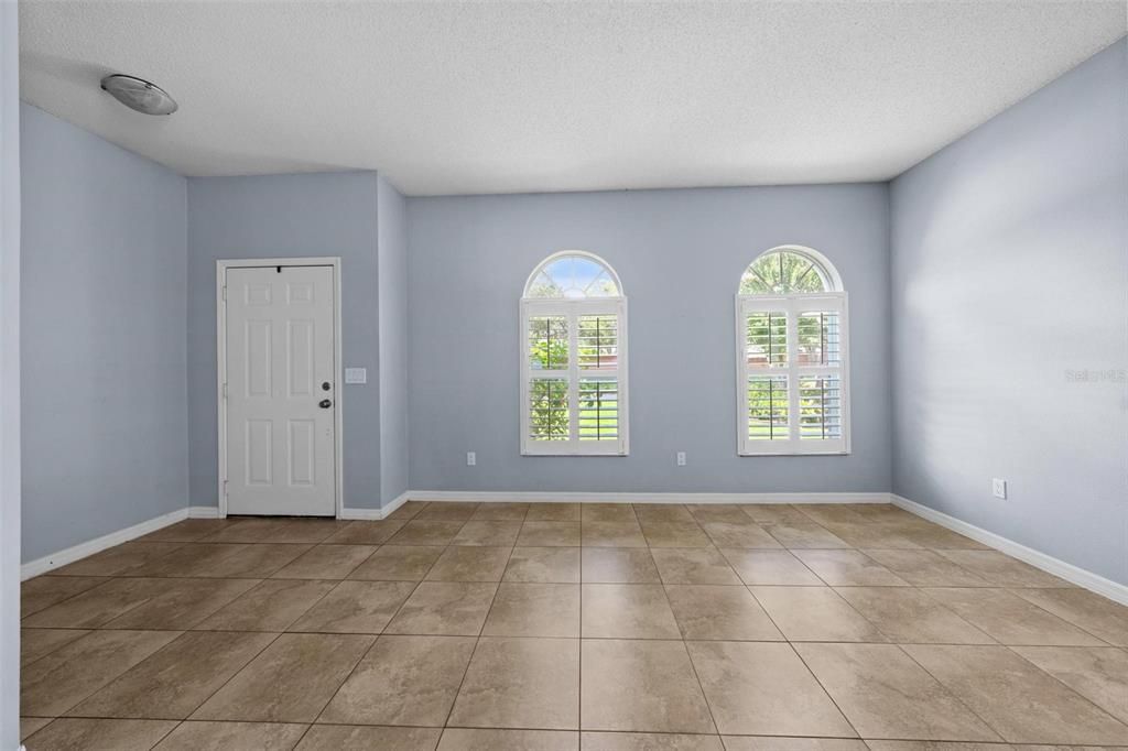 En Venta: $445,000 (4 camas, 2 baños, 1806 Pies cuadrados)