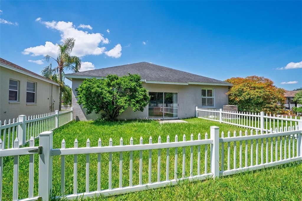 En Venta: $445,000 (4 camas, 2 baños, 1806 Pies cuadrados)