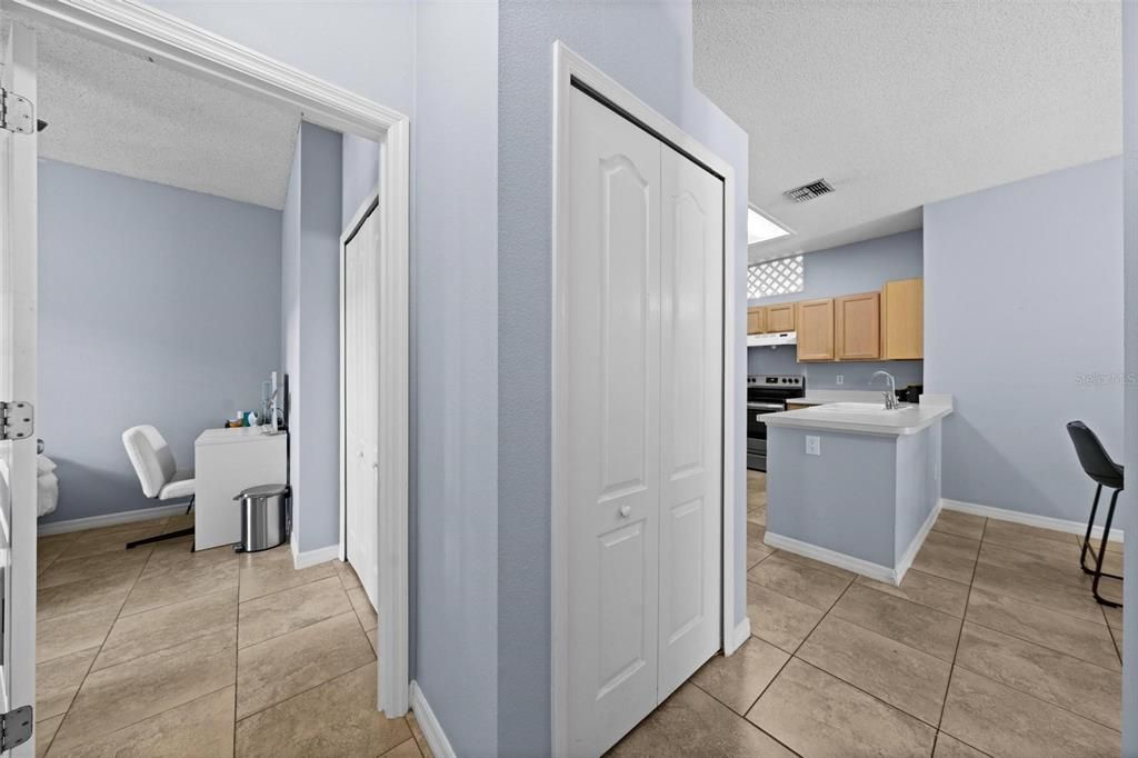 En Venta: $445,000 (4 camas, 2 baños, 1806 Pies cuadrados)