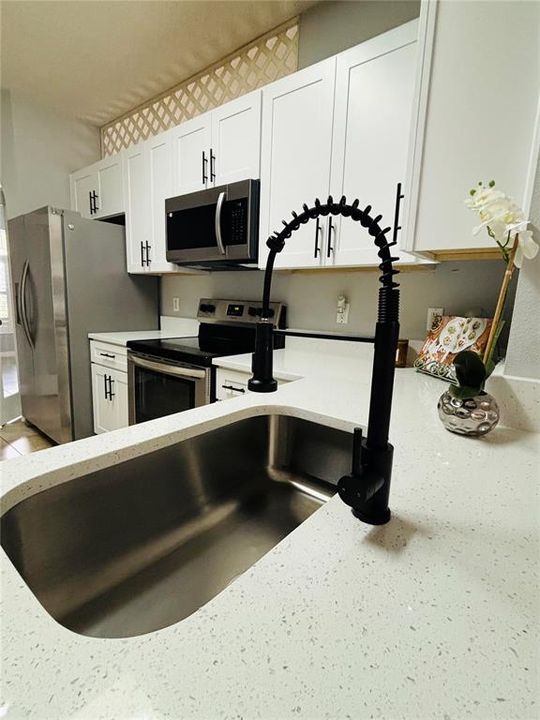 En Venta: $445,000 (4 camas, 2 baños, 1806 Pies cuadrados)