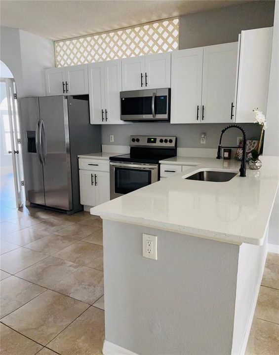 En Venta: $445,000 (4 camas, 2 baños, 1806 Pies cuadrados)