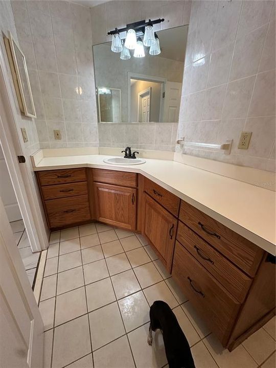 For Sale: $425,000 (5 beds, 4 baths, 2853 Square Feet)