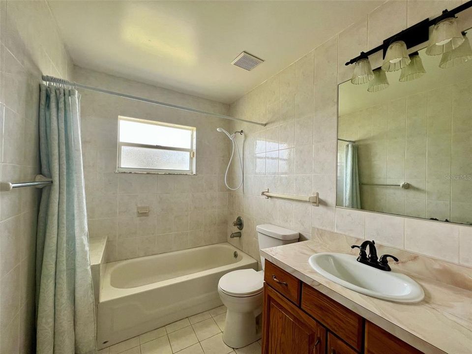 For Sale: $425,000 (5 beds, 4 baths, 2853 Square Feet)