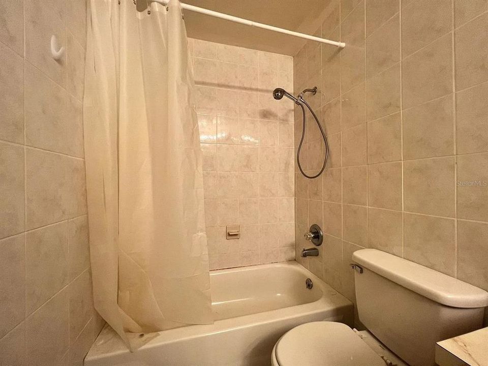 For Sale: $425,000 (5 beds, 4 baths, 2853 Square Feet)