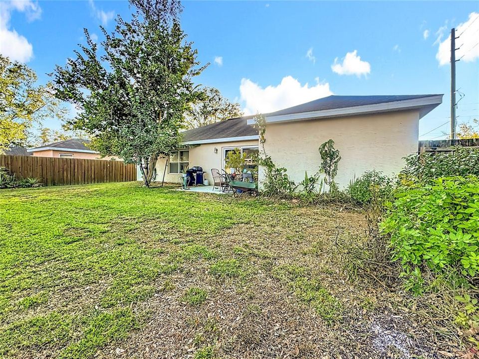 На продажу: $385,000 (4 спален, 2 ванн, 1605 Квадратных фут)