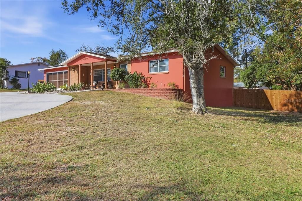 For Sale: $230,000 (2 beds, 2 baths, 1526 Square Feet)