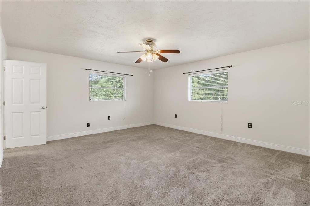 For Sale: $230,000 (2 beds, 2 baths, 1526 Square Feet)