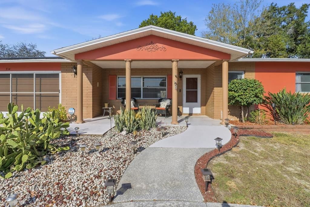 For Sale: $230,000 (2 beds, 2 baths, 1526 Square Feet)