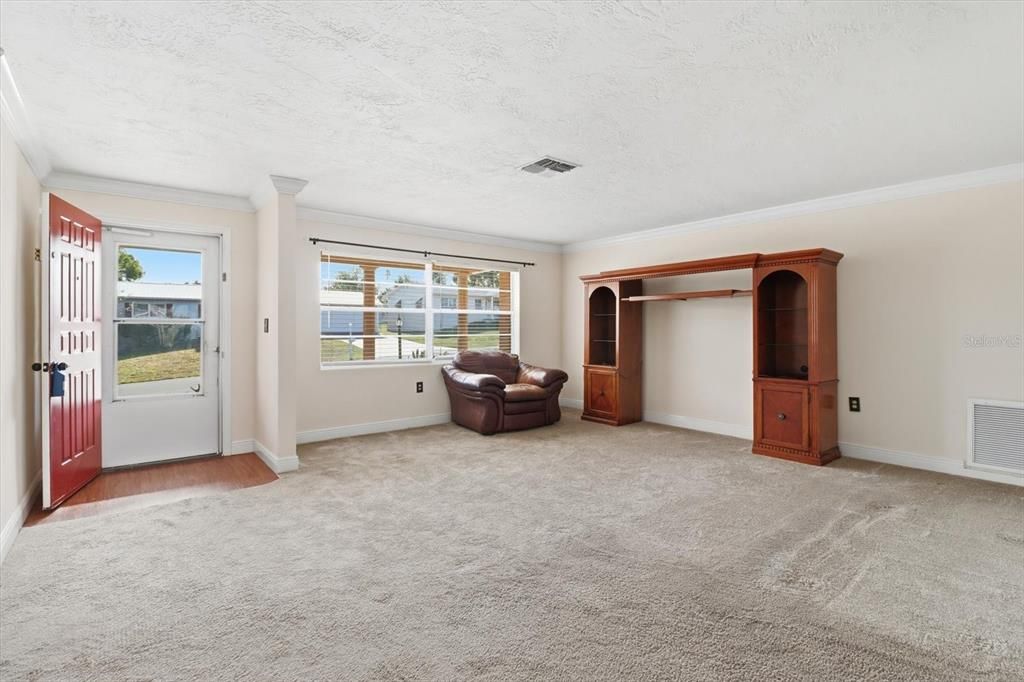 For Sale: $230,000 (2 beds, 2 baths, 1526 Square Feet)