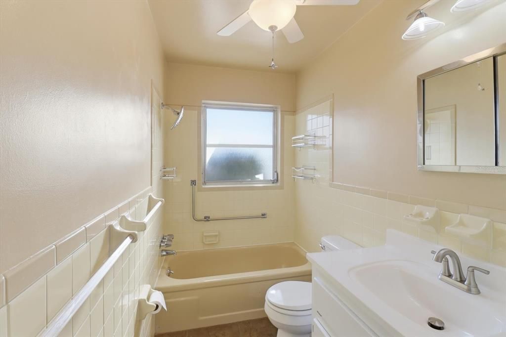 For Sale: $230,000 (2 beds, 2 baths, 1526 Square Feet)