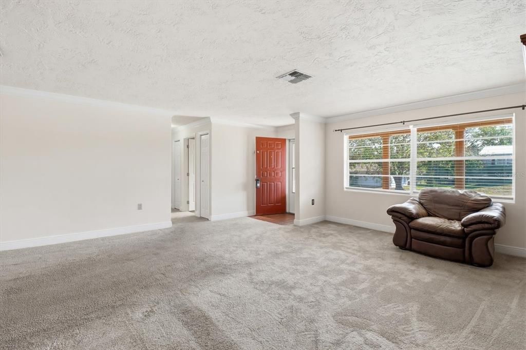 For Sale: $230,000 (2 beds, 2 baths, 1526 Square Feet)