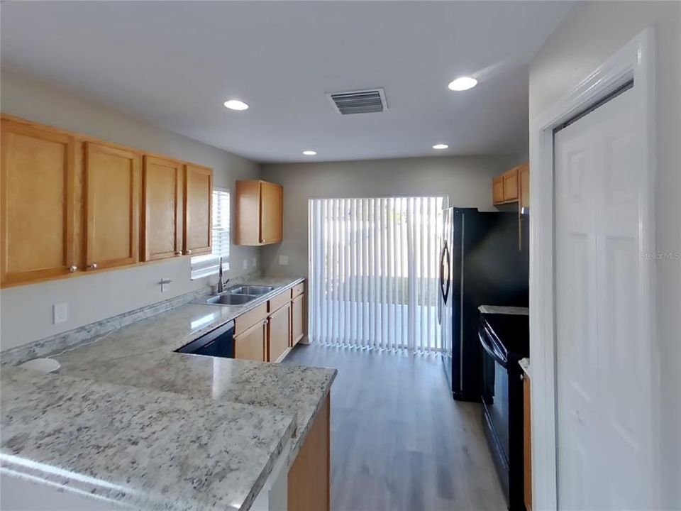 出租: $2,149 (4 贝兹, 2 浴室, 1400 平方英尺)