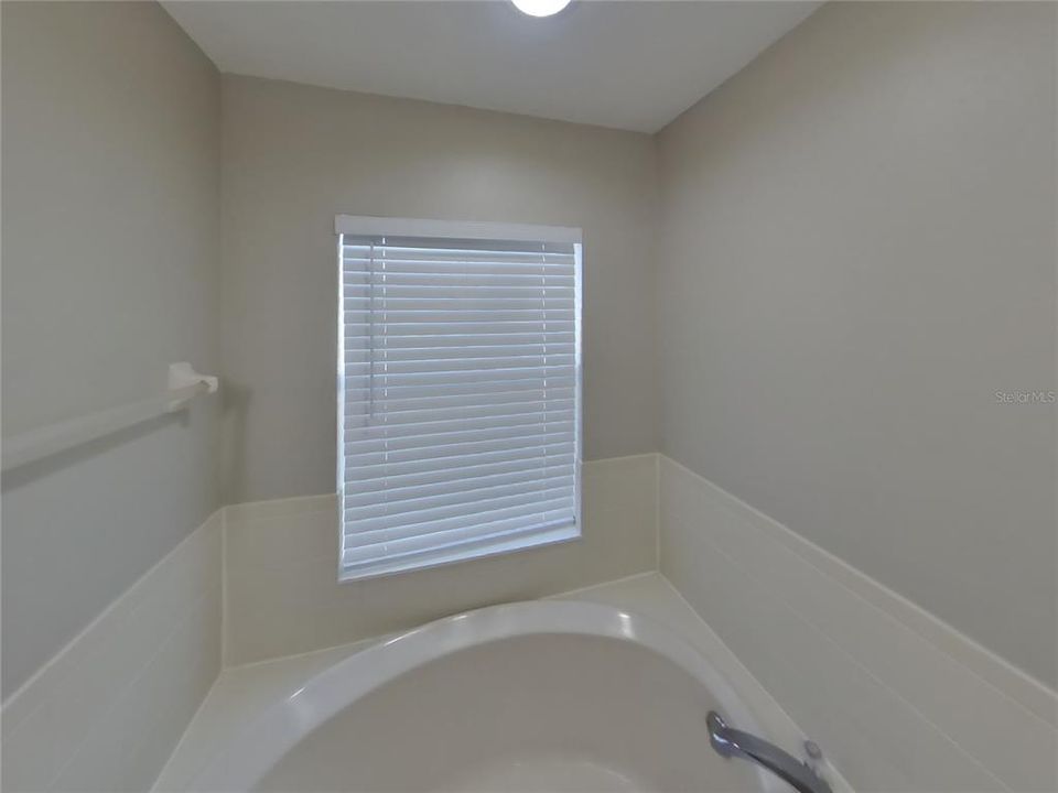 出租: $2,149 (4 贝兹, 2 浴室, 1400 平方英尺)