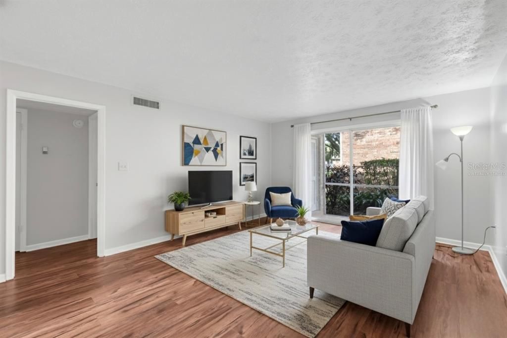 For Rent: $1,650 (2 beds, 1 baths, 1000 Square Feet)