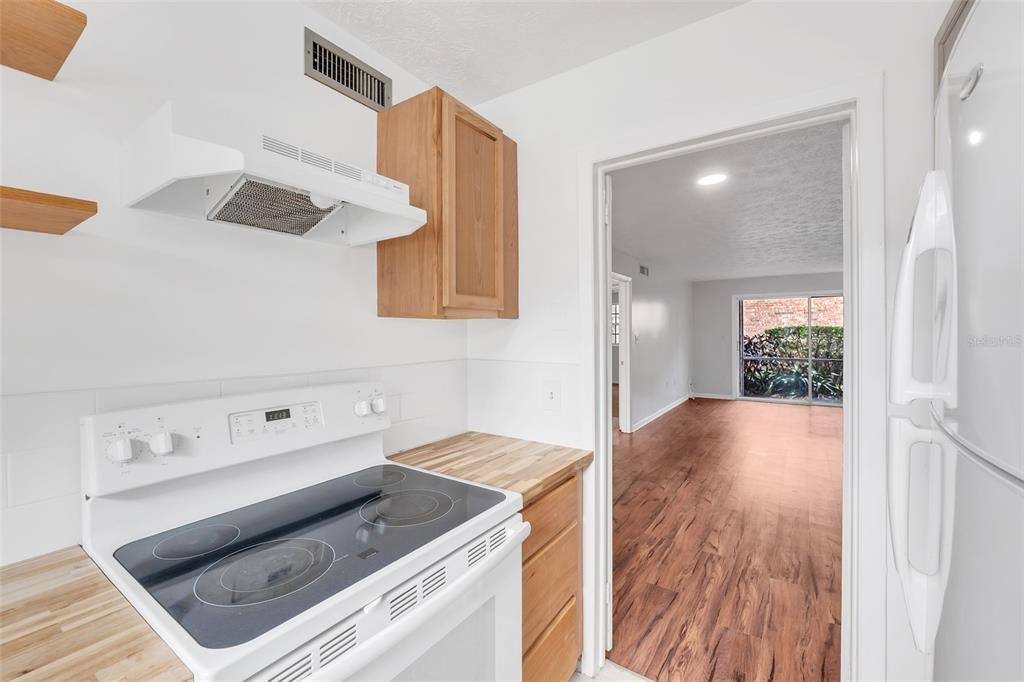 For Rent: $1,650 (2 beds, 1 baths, 1000 Square Feet)