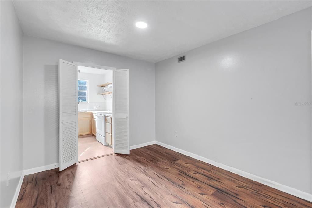 For Rent: $1,650 (2 beds, 1 baths, 1000 Square Feet)